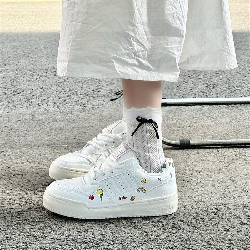 Platform white shoes women s leather sports casual shoes breathable cute printing 35
Platform white shoes women s leather sports casual shoes breathable cute printing 35