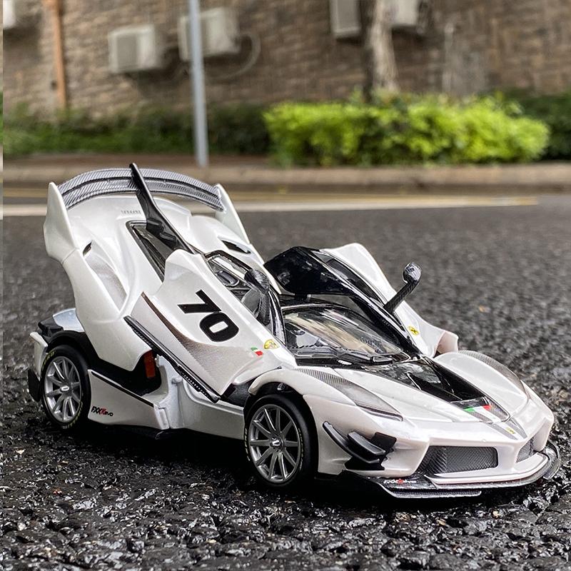 Bburago 1:32 Ferrari FXXK EVO Supercar Alloy Car Toy Car Metal Collection Model Car Sound and light Toys For Children белый
Bburago 1:32 Ferrari FXXK EVO Supercar Alloy Car Toy Car Metal Collection Model Car Sound and light Toys For Children белый