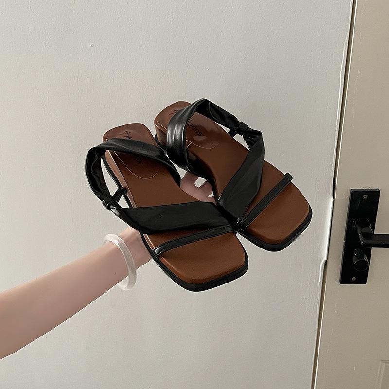 Fashion versatile niche design flat-heeled sandals French small sandals summer women s shoes open-toed square head thick-soled cool slippers 35
Fashion versatile niche design flat-heeled sandals French small sandals summer women s shoes open-toed square head thick-soled cool slippers 35