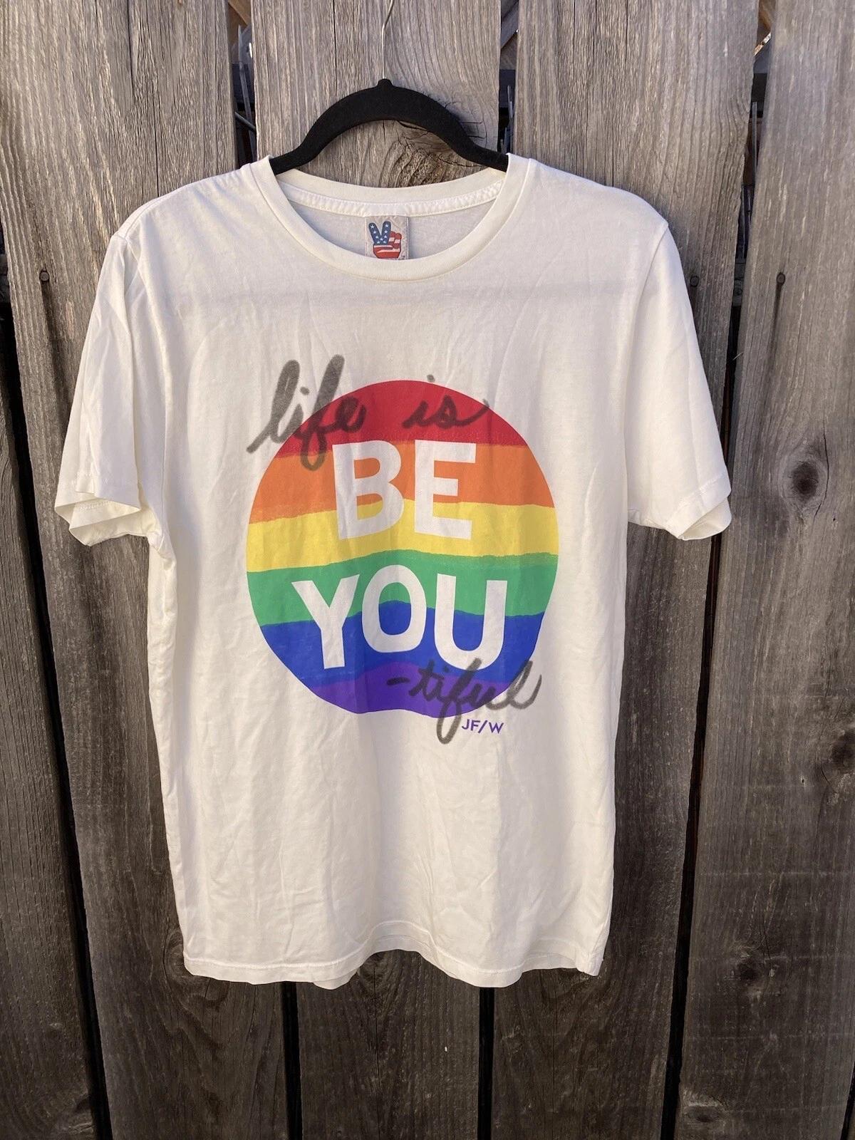 Women s Junk Food T-Shirt White Life Is Beautiful S Crew Vibrant Flag USA Pride 2XL
Women s Junk Food T-Shirt White Life Is Beautiful S Crew Vibrant Flag USA Pride 2XL