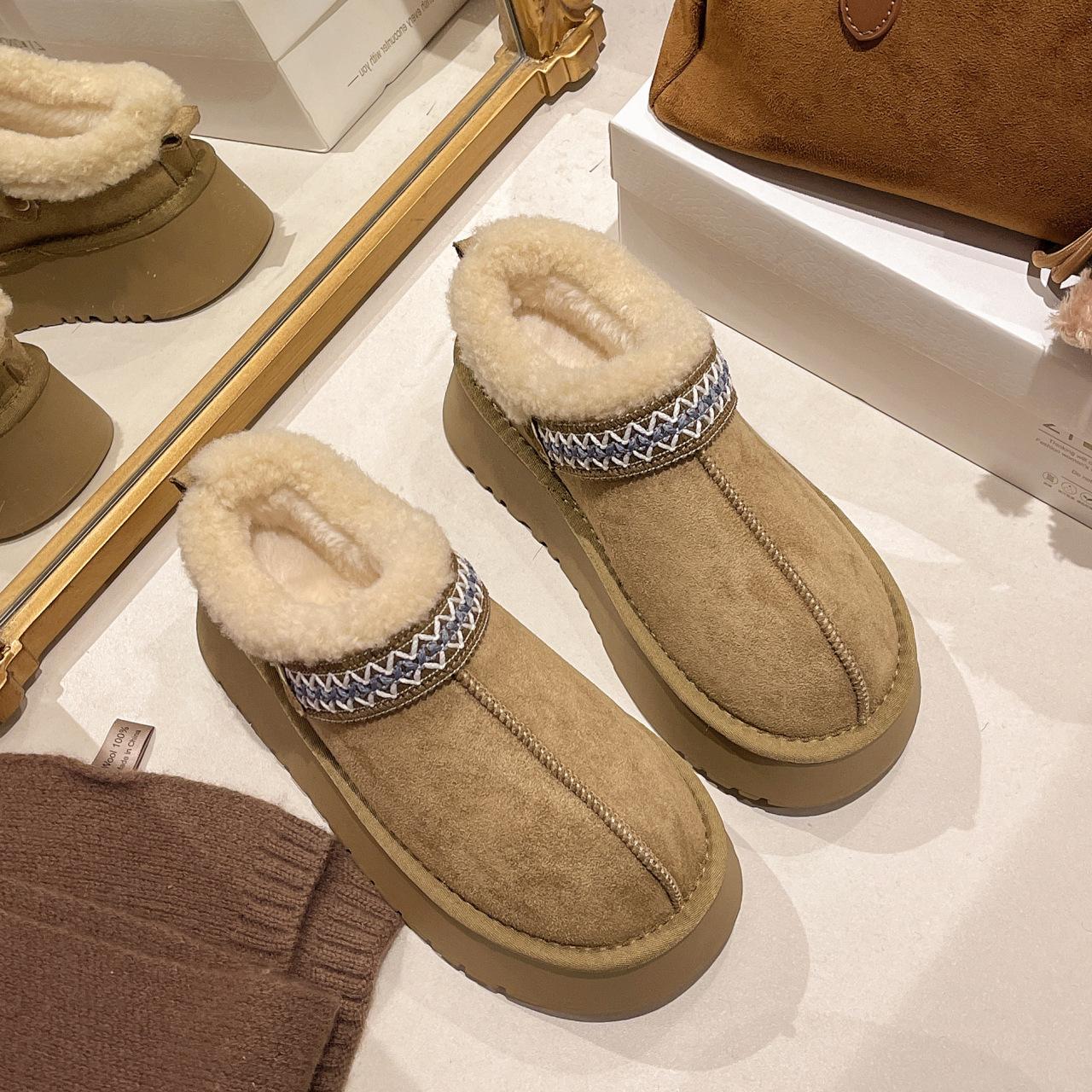 Retro bag head drags two, wear snow boots, fluffy thick-soled slippers, women s new autumn and winter thick-soled outer wear increases 40
Retro bag head drags two, wear snow boots, fluffy thick-soled slippers, women s new autumn and winter thick-soled outer wear increases 40