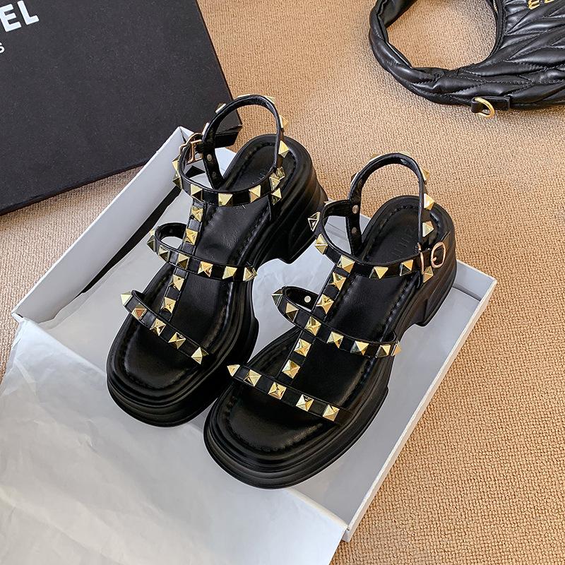 6.5Cm height increase~ Sandals women wear fashion rivets soft soles in summer, not tired feet, fairy style with skirt shoes 36 чорний
6.5Cm height increase~ Sandals women wear fashion rivets soft soles in summer, not tired feet, fairy style with skirt shoes 36 чорний