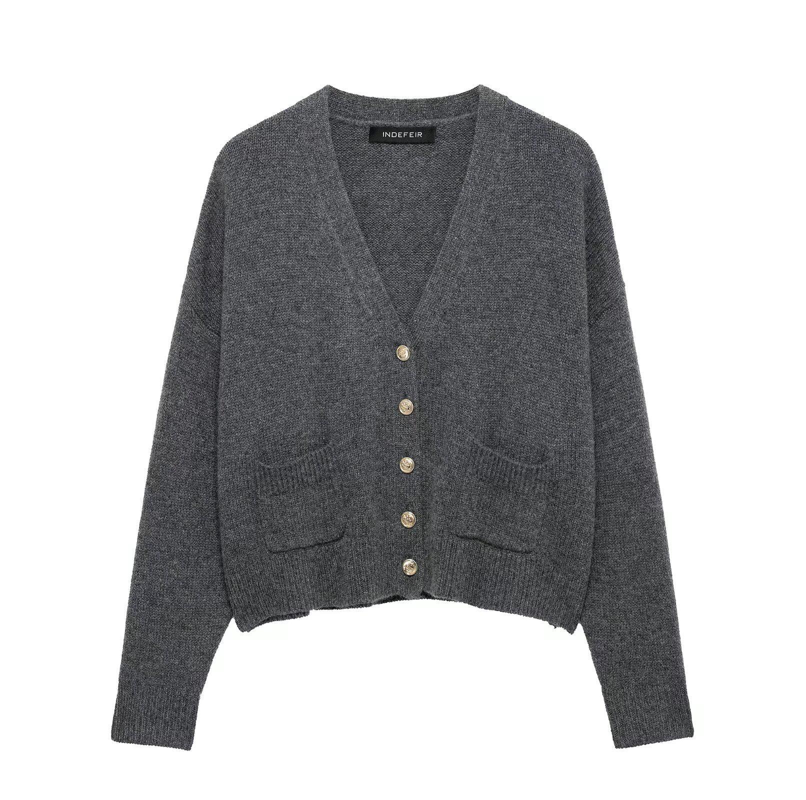 Women s Spring V-neck Long-sleeve Knitted Sweater - European and American Simple Fashion Large
Women s Spring V-neck Long-sleeve Knitted Sweater - European and American Simple Fashion Large