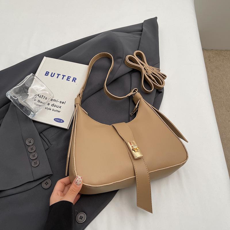 Модная универсальная сезонная однотонная высококачественная сумка подмышкой в иностранном стиле, повседневная сумка через плечо хаки
Модная универсальная сезонная однотонная высококачественная сумка подмышкой в иностранном стиле, повседневная сумка через плечо хаки