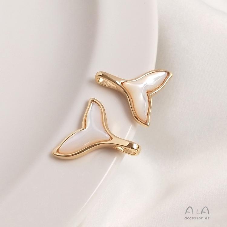 14K Gold-Filled Cat s Eye Cabochon Mermaid and Whale Tail Pendant for DIY Clavicle Chain
14K Gold-Filled Cat s Eye Cabochon Mermaid and Whale Tail Pendant for DIY Clavicle Chain