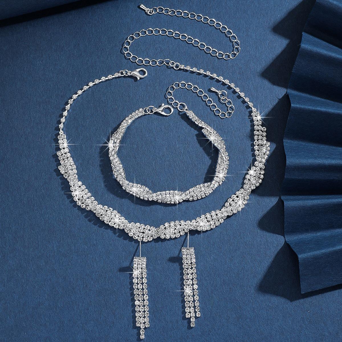 3pcs Luxury Zircon Zircon Set for Women Stainless Steel Hypoallergenic Wedding Banquet Sparkle Earrings Necklace Gift Set
3pcs Luxury Zircon Zircon Set for Women Stainless Steel Hypoallergenic Wedding Banquet Sparkle Earrings Necklace Gift Set