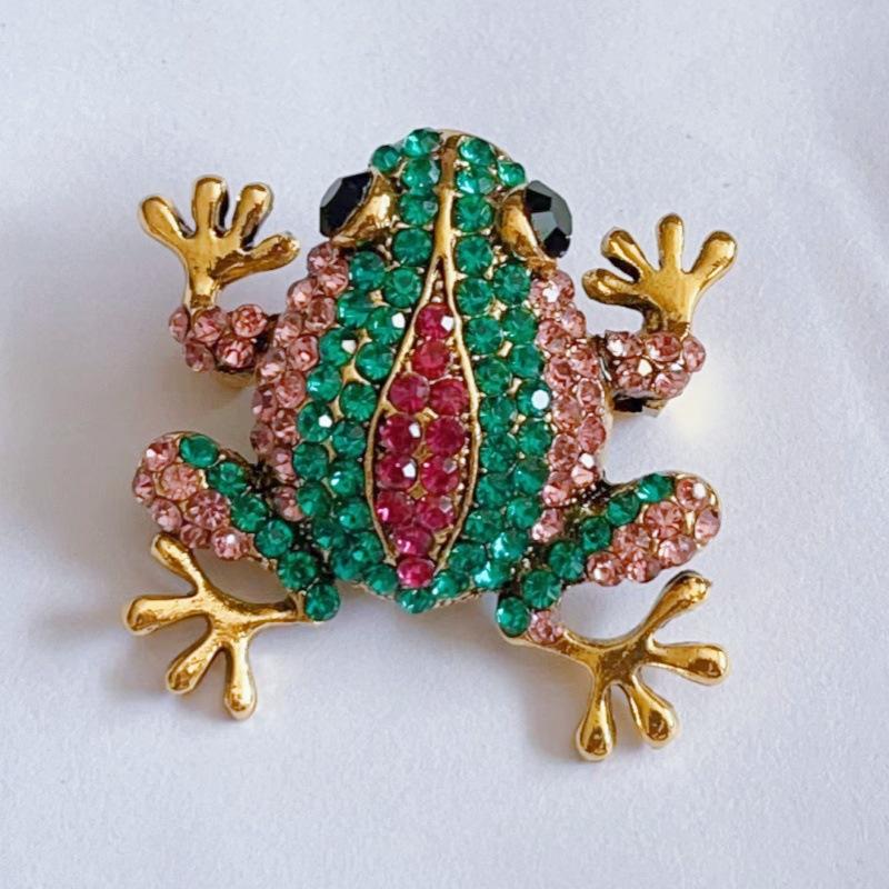 Frog and Toad Fashionable Small Animal Retro Plaid Jewelry Brooch зелений
Frog and Toad Fashionable Small Animal Retro Plaid Jewelry Brooch зелений
