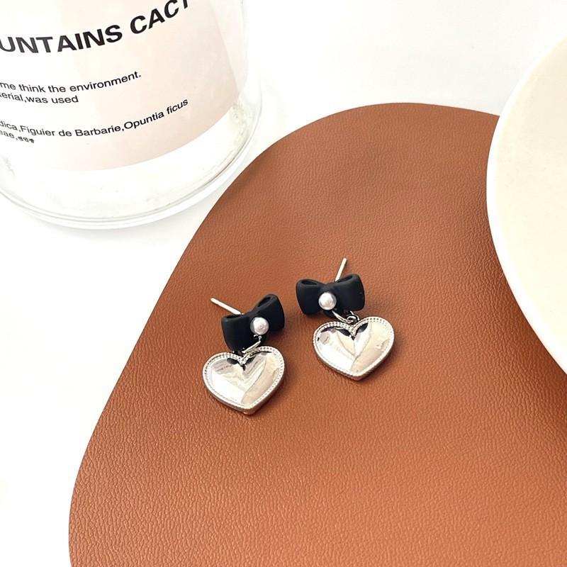 S Silver Needle Love Flower Bow Earrings Girl ins Cold Wind Simple Temperament Fashion Earrings Earrings
S Silver Needle Love Flower Bow Earrings Girl ins Cold Wind Simple Temperament Fashion Earrings Earrings
