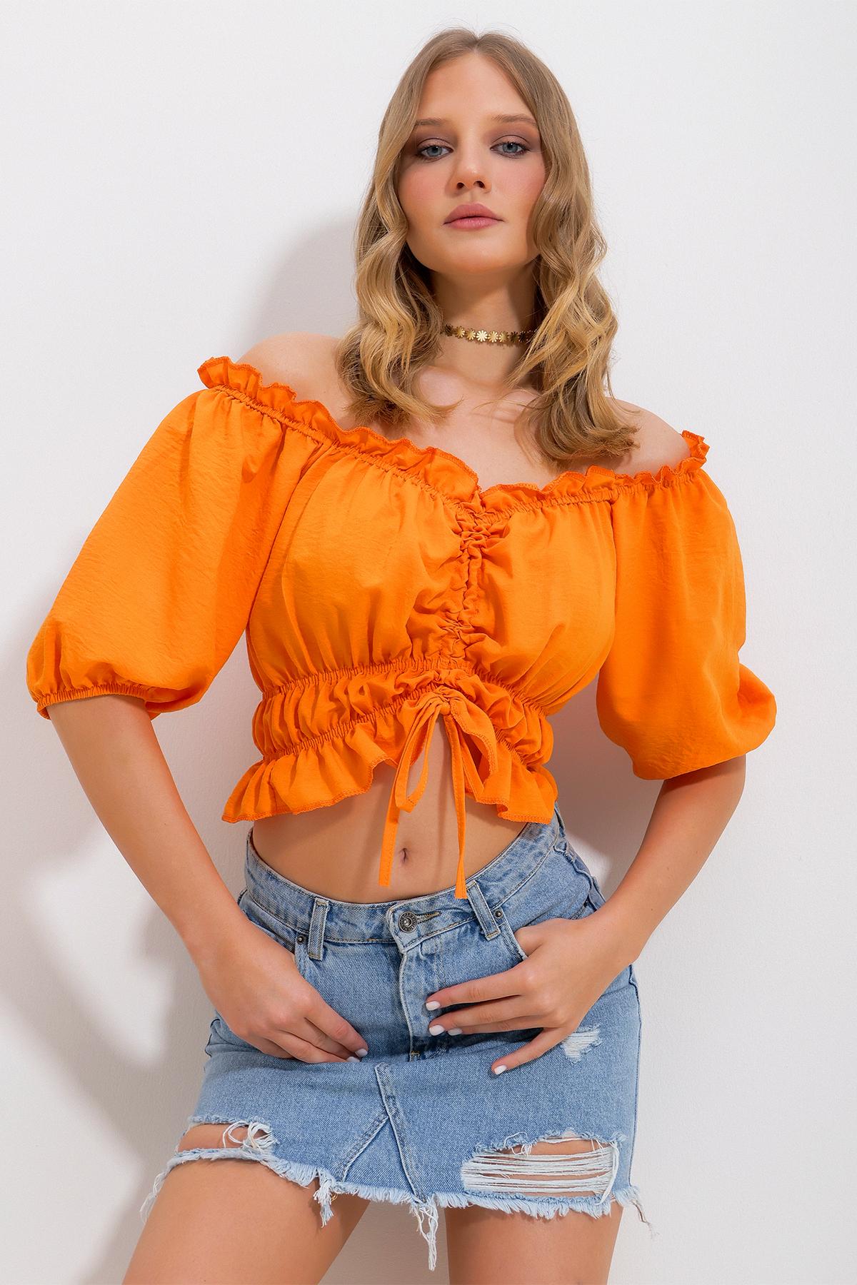 Women s Blouse New Season Fashion Orange Gathered Flounce Crop Blouse 
Women s Blouse New Season Fashion Orange Gathered Flounce Crop Blouse