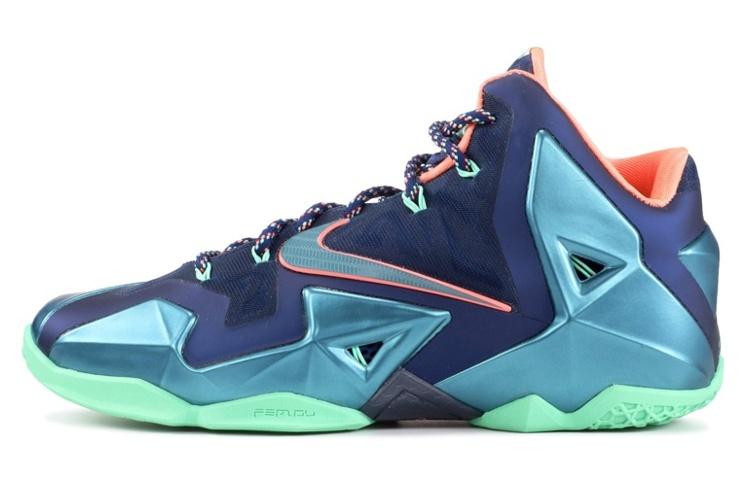 Nike LeBron 11 Akron Vs. Miami 616175-400 45
Nike LeBron 11 Akron Vs. Miami 616175-400 45