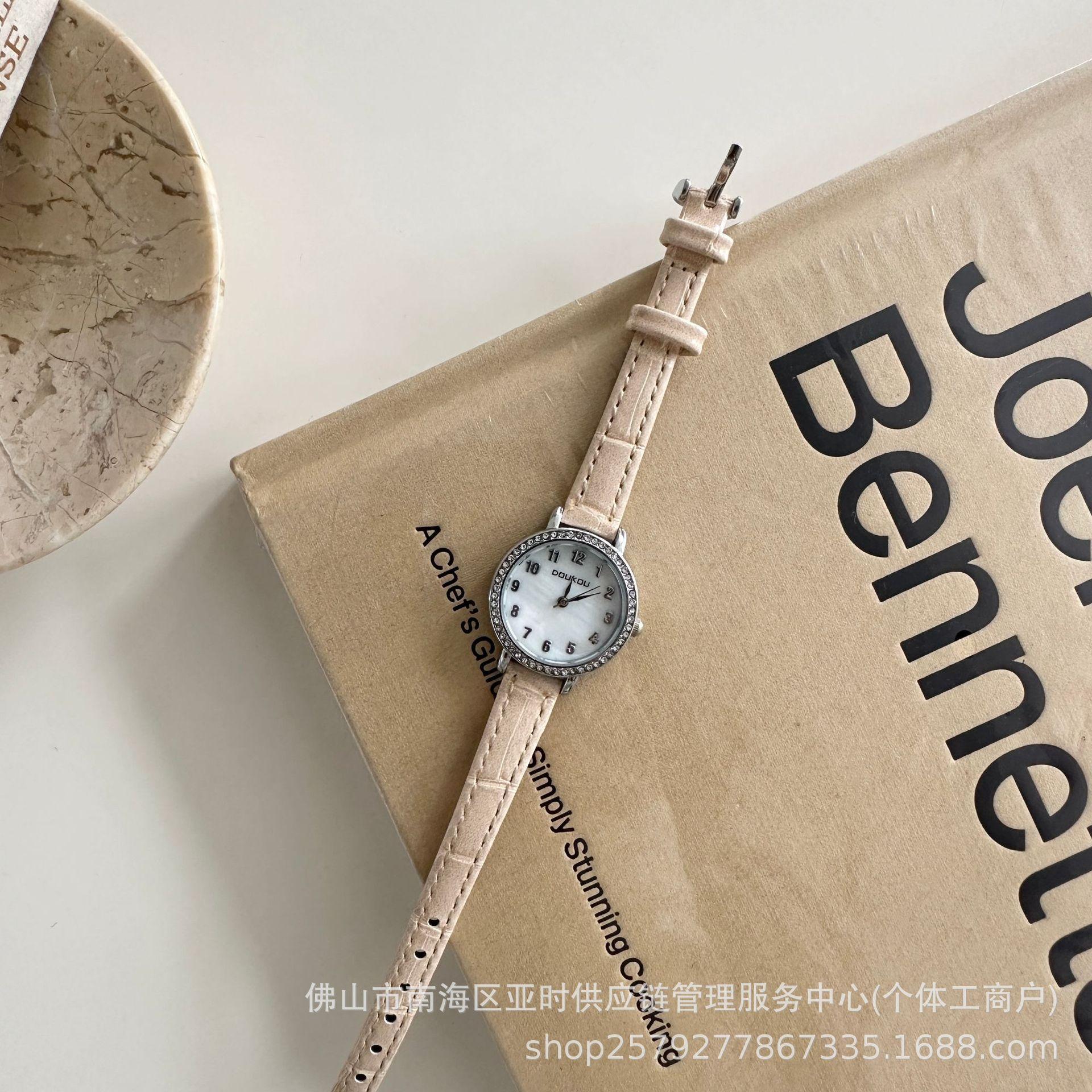 Doukou Gypsy Bay Belt Watch Women S Student Simple Commuter Women S Watch Quartz Watch Supply розовый
Doukou Gypsy Bay Belt Watch Women S Student Simple Commuter Women S Watch Quartz Watch Supply розовый