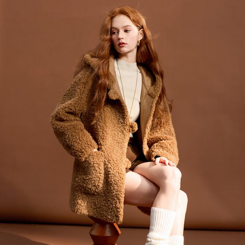 Женское зимнее пальто Sancai с капюшоном из искусственного меха
Женское зимнее пальто Sancai с капюшоном из искусственного меха