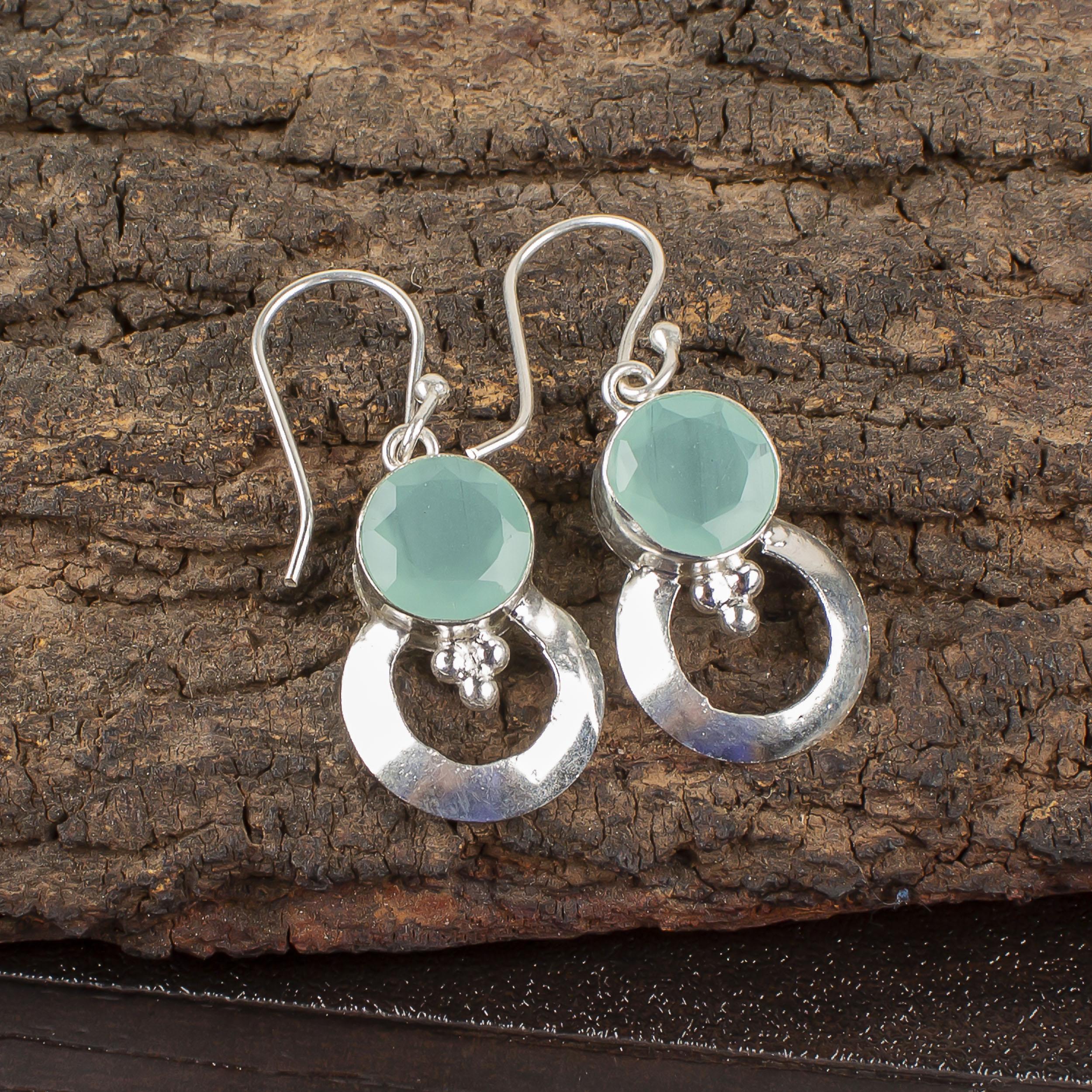 Aqua Chalcedony Silver Gemstone Jewelry, 925 Sterling Silver Earrings, Handmade Everyday Jewelry Gift For Women 1.50 inches синій
Aqua Chalcedony Silver Gemstone Jewelry, 925 Sterling Silver Earrings, Handmade Everyday Jewelry Gift For Women 1.50 inches синій