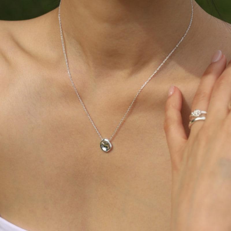 SULTANA Mellow stone necklace free
SULTANA Mellow stone necklace free