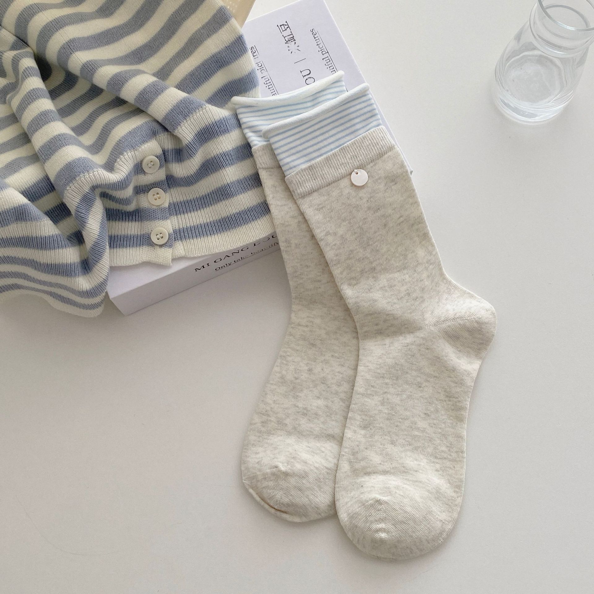 Korean White And Blue Spring And Autumn Socks, Mid-Leg Socks, Cotton Socks, Bow Shell Accessories, Wind Pile Socks One size fits all
Korean White And Blue Spring And Autumn Socks, Mid-Leg Socks, Cotton Socks, Bow Shell Accessories, Wind Pile Socks One size fits all