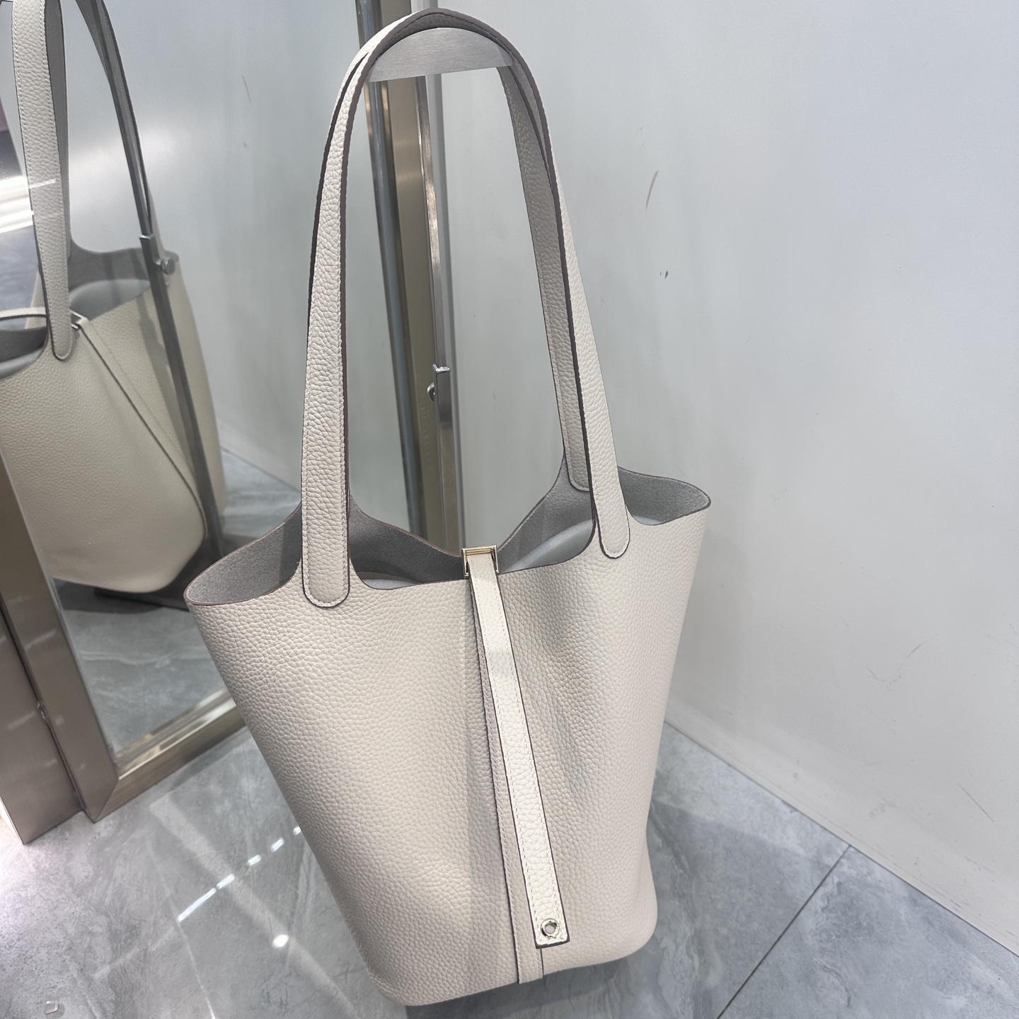 Mendy Tote Bag Hobo Bag 26cm Large Women s Bag In Handbag Genuine Leather Luxury Bags Designers Shoulder Bag Bucket Bag Big
Mendy Tote Bag Hobo Bag 26cm Large Women s Bag In Handbag Genuine Leather Luxury Bags Designers Shoulder Bag Bucket Bag Big