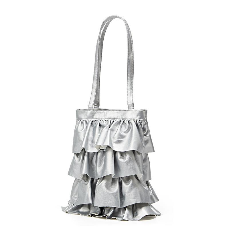 Вместительная женская сумка через плечо с оборками, универсальная модная плиссированная сумка подмышку, милая нишевая сумка-ведро серебряный
Вместительная женская сумка через плечо с оборками, универсальная модная плиссированная сумка подмышку, милая нишевая сумка-ведро серебряный