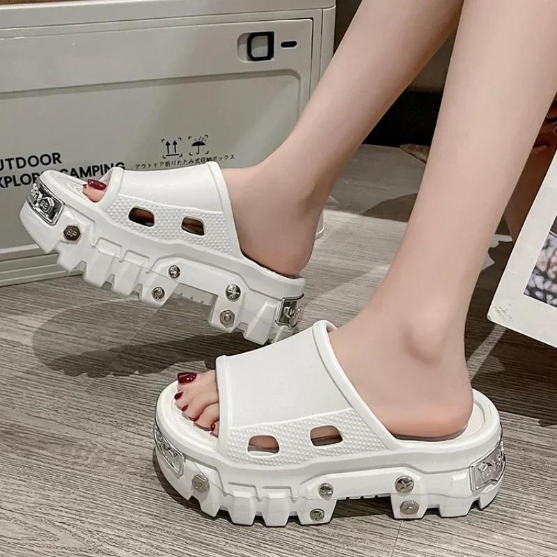 Летние женские тапочки на платформе, поступление, сандалии в стиле панк с заклепками для улицы, удобная садовая обувь 36-37
Летние женские тапочки на платформе, поступление, сандалии в стиле панк с заклепками для улицы, удобная садовая обувь 36-37