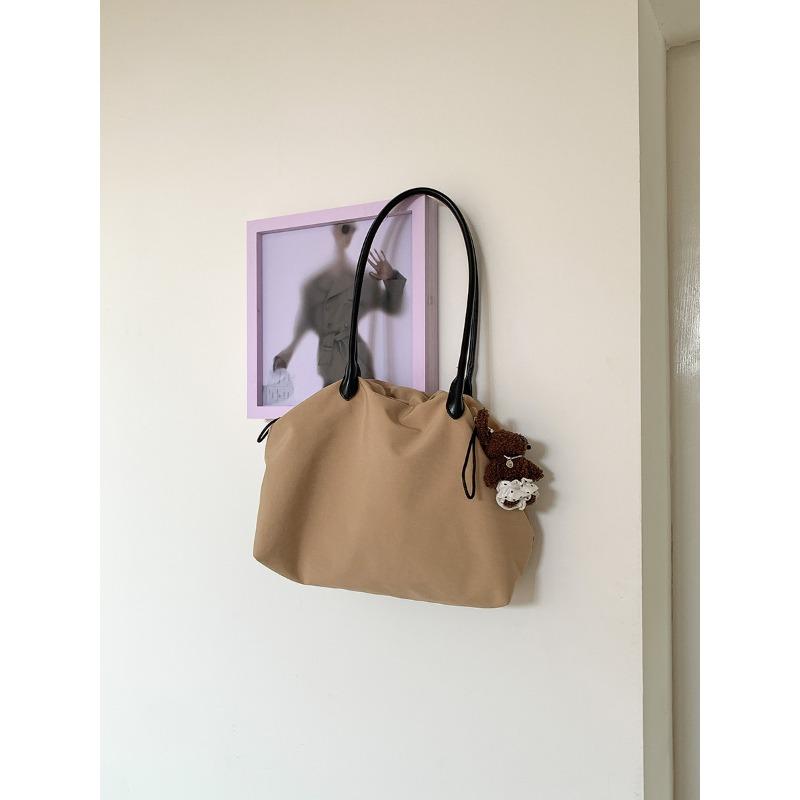 Nylon tote bag large capacity women s work commuter bag women s pleated spring and summer casual simple shoulder bag women хакі
Nylon tote bag large capacity women s work commuter bag women s pleated spring and summer casual simple shoulder bag women хакі