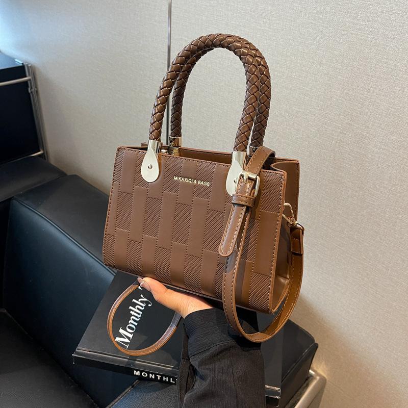 Маленька квадратна жіноча сумка бордового кольору преміум-класу, нова весільна сумка великої місткості 2024 року, сумочка на одне плече темно-коричневого кольору
Маленька квадратна жіноча сумка бордового кольору преміум-класу, нова весільна сумка великої місткості 2024 року, сумочка на одне плече темно-коричневого кольору