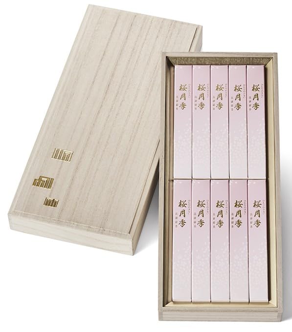 Gyokushodo Sakuratsuki Short 10-Box Paulownia Wood Box #6131
Gyokushodo Sakuratsuki Short 10-Box Paulownia Wood Box #6131