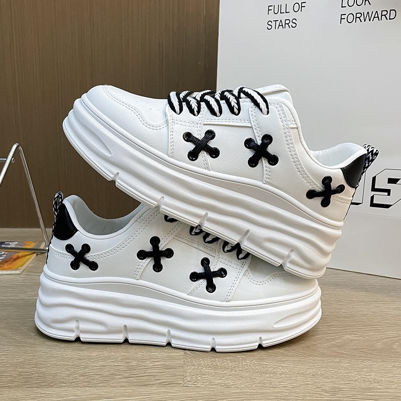 Autumn new little white shoes 2025 thick sole heightening Korean version of casual versatile board shoes women s color matching ins popular shoes 35
Autumn new little white shoes 2025 thick sole heightening Korean version of casual versatile board shoes women s color matching ins popular shoes 35