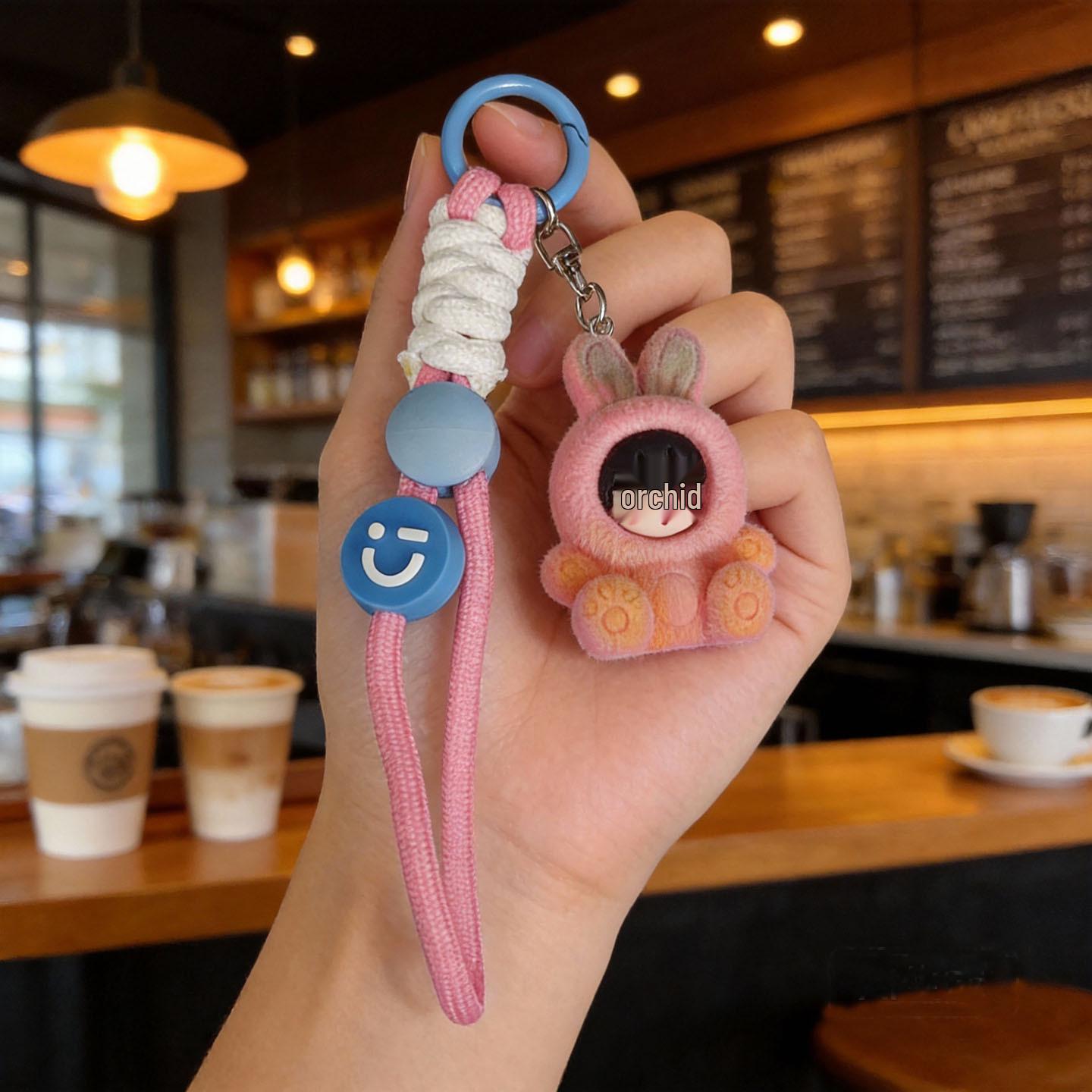 Cultural Innovation Hand-Woven Cartoon Girl Pendant: Trendy Student Backpack Decoration & Key Ornament
Cultural Innovation Hand-Woven Cartoon Girl Pendant: Trendy Student Backpack Decoration & Key Ornament