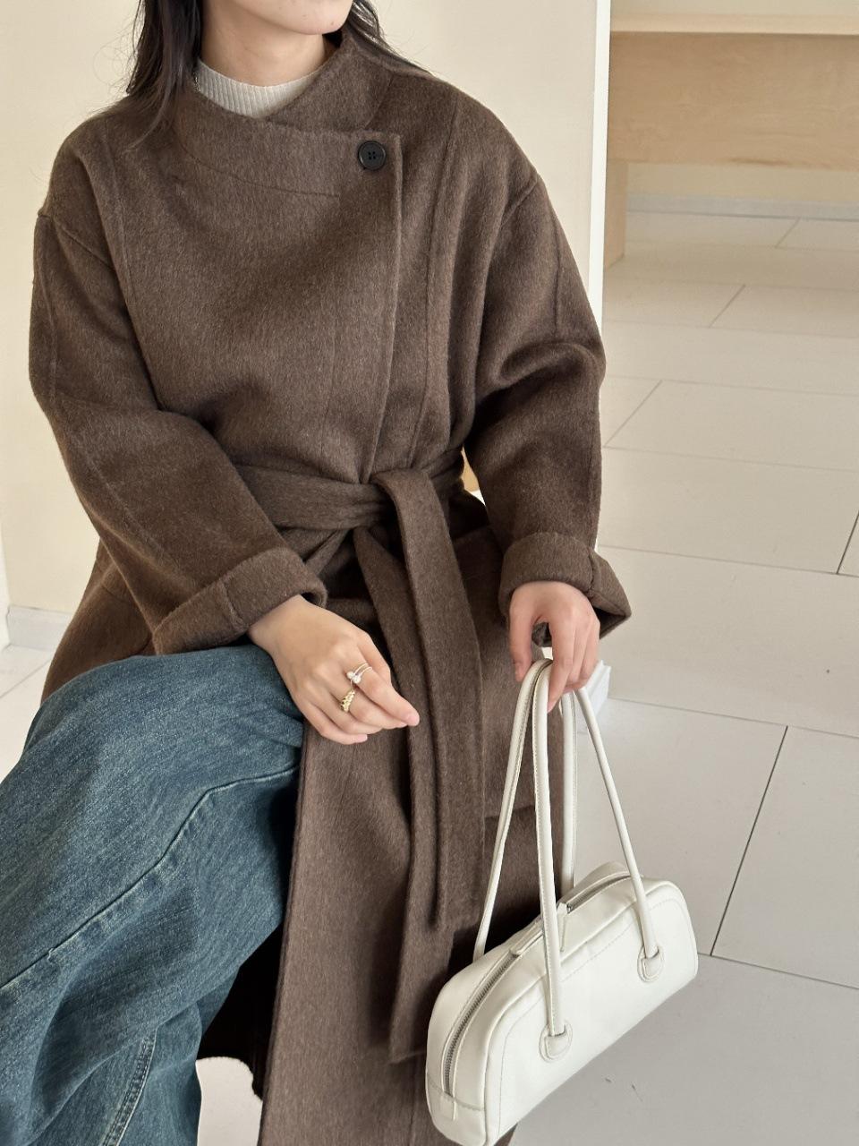 Кашемировое пальто женское двустороннее на шнуровке на талии, с микро-стойкой, новое, легкая роскошь, свободное, повседневное, минималистичное, шерстяное M 125-77.5 kg темно-коричневого
Кашемировое пальто женское двустороннее на шнуровке на талии, с микро-стойкой, новое, легкая роскошь, свободное, повседневное, минималистичное, шерстяное M 125-77.5 kg темно-коричневого