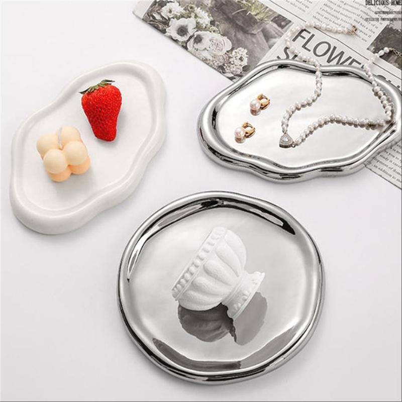 1PC Elegant Irregular Jewelry Tray For Organizing Rings Earrings Necklaces Bracelets Durable Stylish Jewelry Desktop Ornament
1PC Elegant Irregular Jewelry Tray For Organizing Rings Earrings Necklaces Bracelets Durable Stylish Jewelry Desktop Ornament