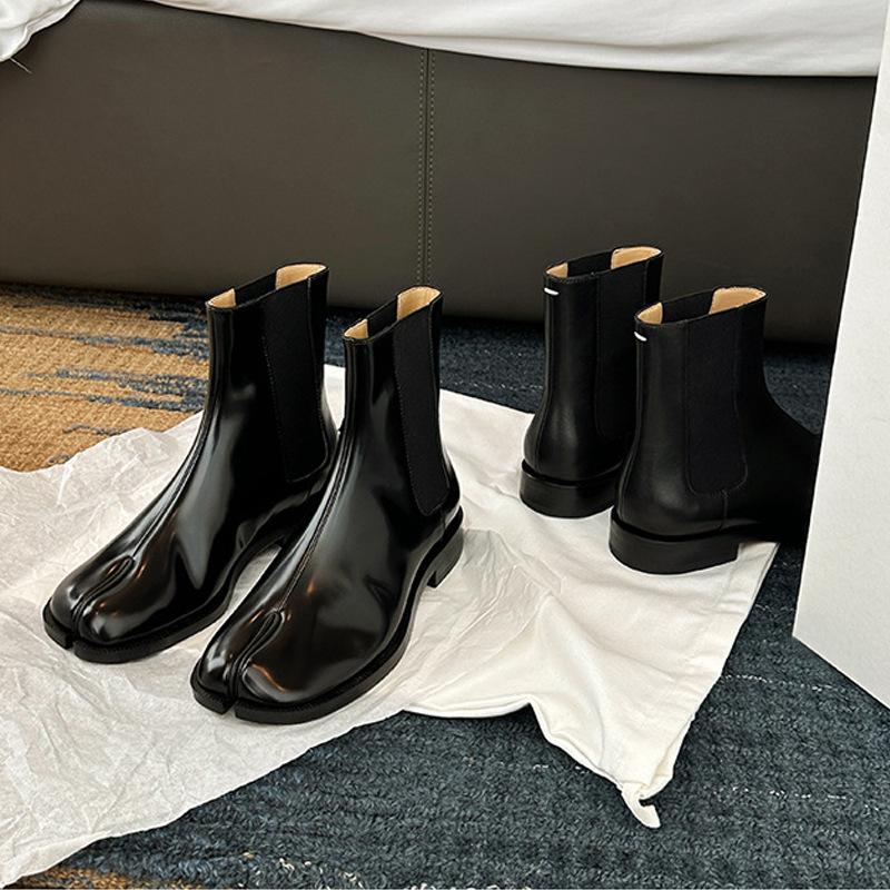 Autumn and winter new niche design split-toed pig s trotters open-edged beads Chelsea Martin boots short boots women 35
Autumn and winter new niche design split-toed pig s trotters open-edged beads Chelsea Martin boots short boots women 35