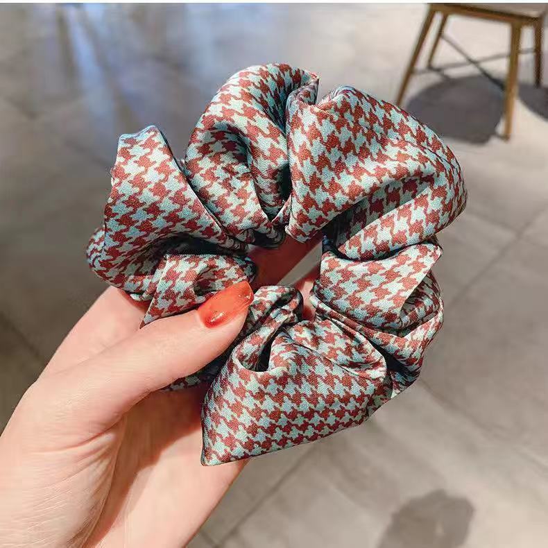 Korean Fashion Leopard Plaid Scrunchies Simple Elegant Black White Dots Hair Ties Ropes Women Rubber Band Preppy Chic Headwear синий
Korean Fashion Leopard Plaid Scrunchies Simple Elegant Black White Dots Hair Ties Ropes Women Rubber Band Preppy Chic Headwear синий