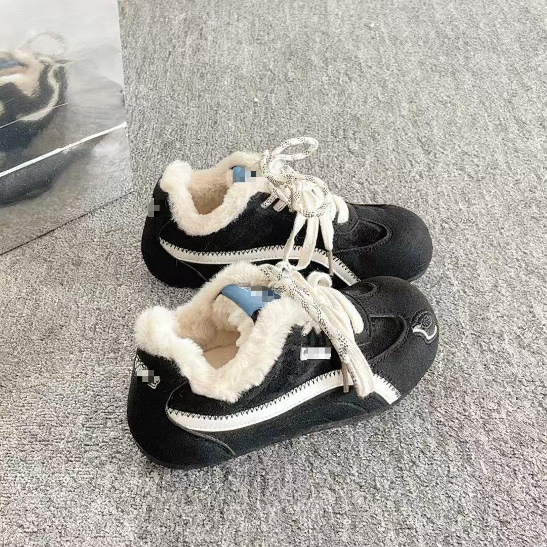 velvet cotton shoes German training shoes winter new retro round head two cotton shoes warm board shoes 35 чёрный
velvet cotton shoes German training shoes winter new retro round head two cotton shoes warm board shoes 35 чёрный