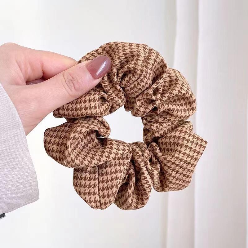 Korean Brown Color Scrunchies Lazy Style Houndstooth Simple Casual Large Hair Tie Rope Student Girls Solid Elastic Hair Bands
Korean Brown Color Scrunchies Lazy Style Houndstooth Simple Casual Large Hair Tie Rope Student Girls Solid Elastic Hair Bands