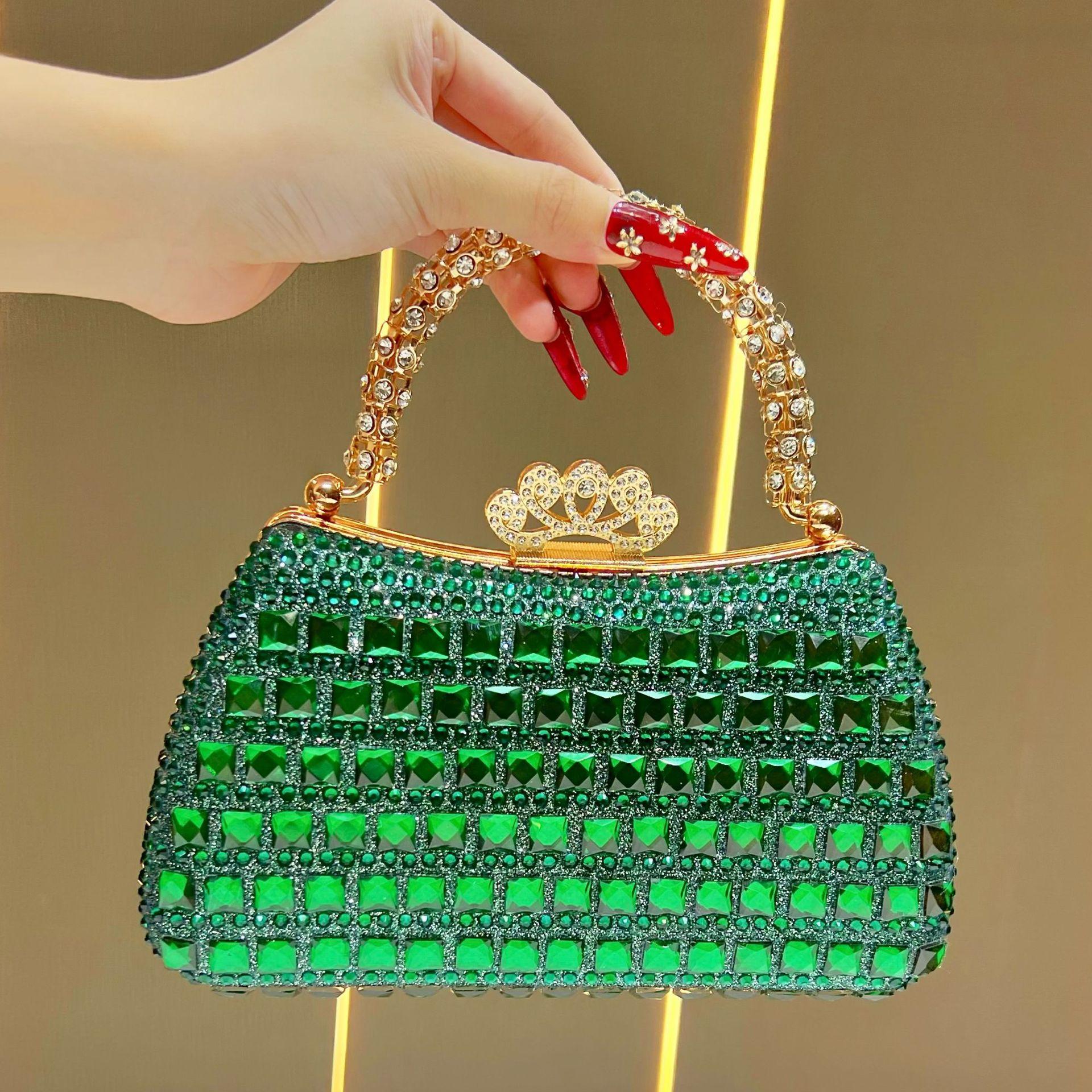 New diamond-encrusted dinner bag women s clutch bag dress banquet party messenger bag cheongsam handbag зелёный
New diamond-encrusted dinner bag women s clutch bag dress banquet party messenger bag cheongsam handbag зелёный