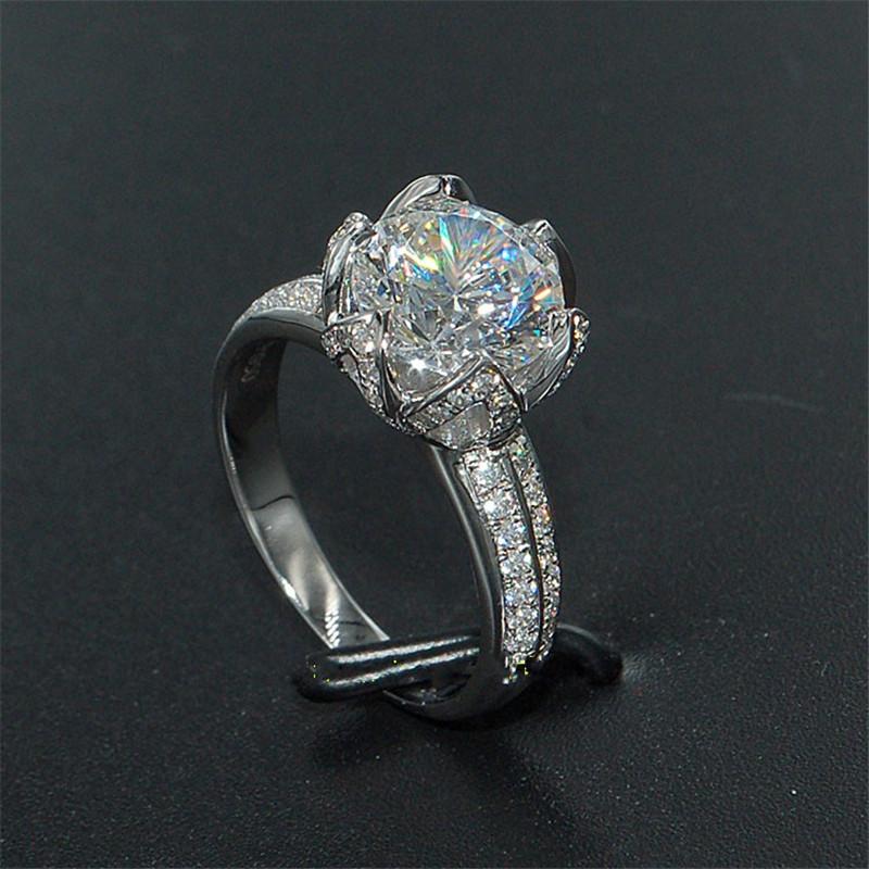 Элегантный цветок 3ct b Бриллиант кольцо 925 sterling sier Bijou Обручальное кольцо Кольца для женщин Свадебный шарм Ювелирный подарок
Элегантный цветок 3ct b Бриллиант кольцо 925 sterling sier Bijou Обручальное кольцо Кольца для женщин Свадебный шарм Ювелирный подарок