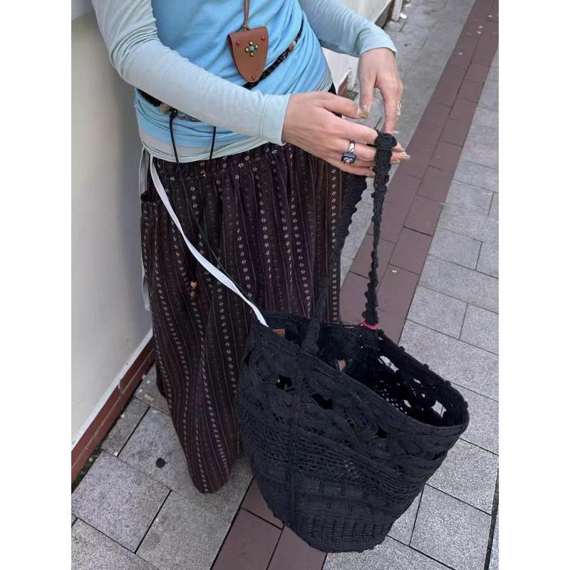 Hand crocheted island cotton hollow bucket bag large capacity leisure seaside vacation wind portable shoulder large bag women
Hand crocheted island cotton hollow bucket bag large capacity leisure seaside vacation wind portable shoulder large bag women