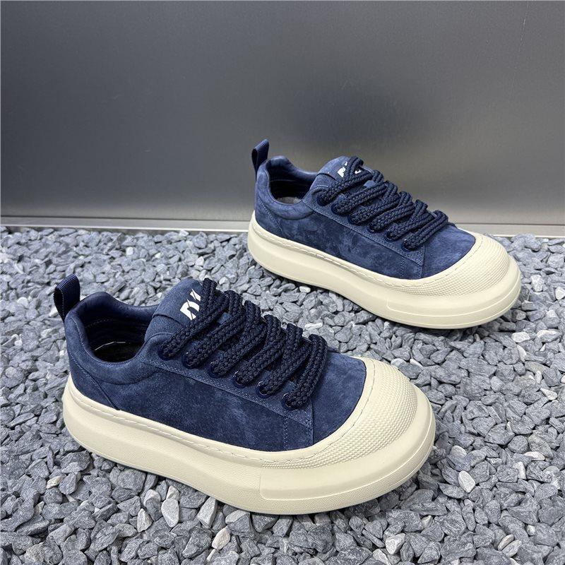 Leather spring new casual shoes light luxury sports shoes youth breathable shoes 42 синій
Leather spring new casual shoes light luxury sports shoes youth breathable shoes 42 синій