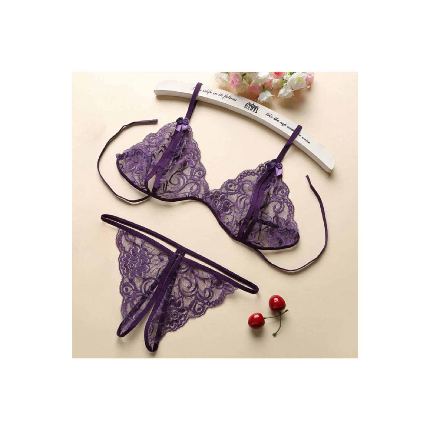 Женский фиолетовый кружевной бюстгальтер с трусиками
Женский фиолетовый кружевной бюстгальтер с трусиками