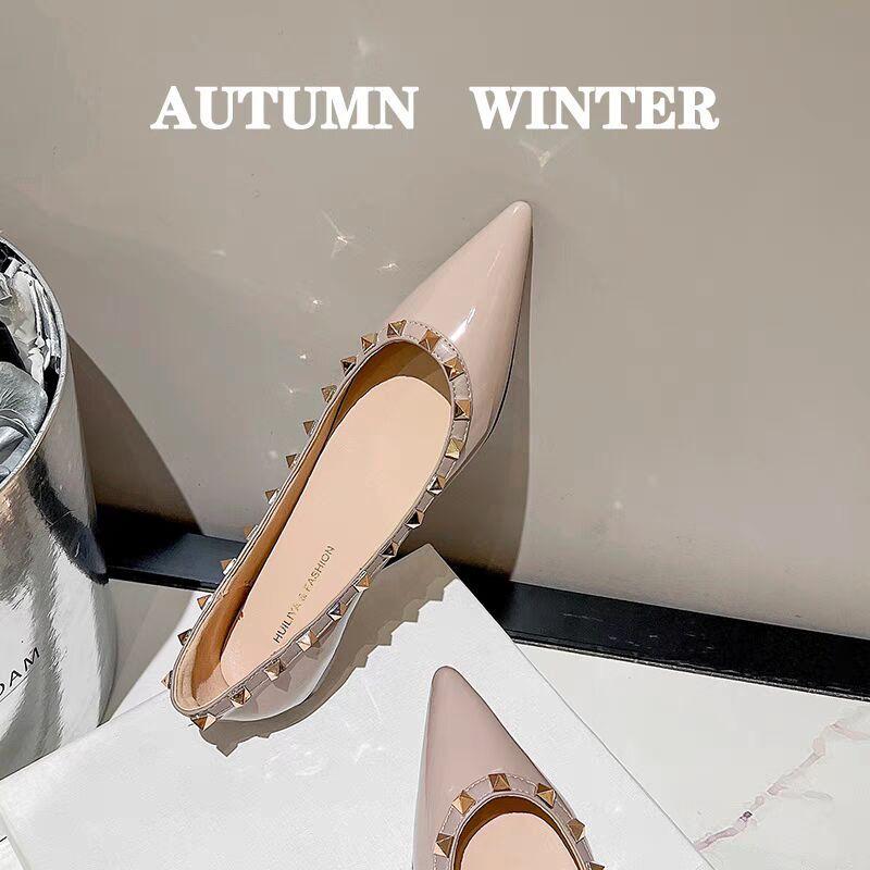 Soft leather French temperament pointed single shoes women shallow mouth women rivet patent leather evening breeze gentle soft bottom flat ladyshoes 35
Soft leather French temperament pointed single shoes women shallow mouth women rivet patent leather evening breeze gentle soft bottom flat ladyshoes 35