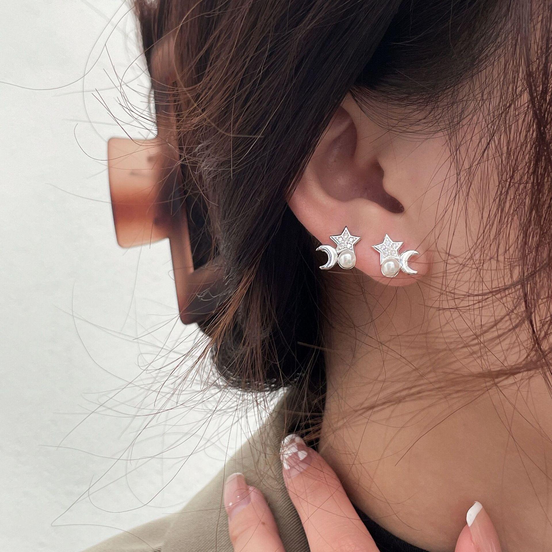 Yinruitai S925 Sterling Silver Star Stud Earrings: Unique Women s Design in Advanced Cold Style White Electric - Nano Anti-Oxidation Protection
Yinruitai S925 Sterling Silver Star Stud Earrings: Unique Women s Design in Advanced Cold Style White Electric - Nano Anti-Oxidation Protection
