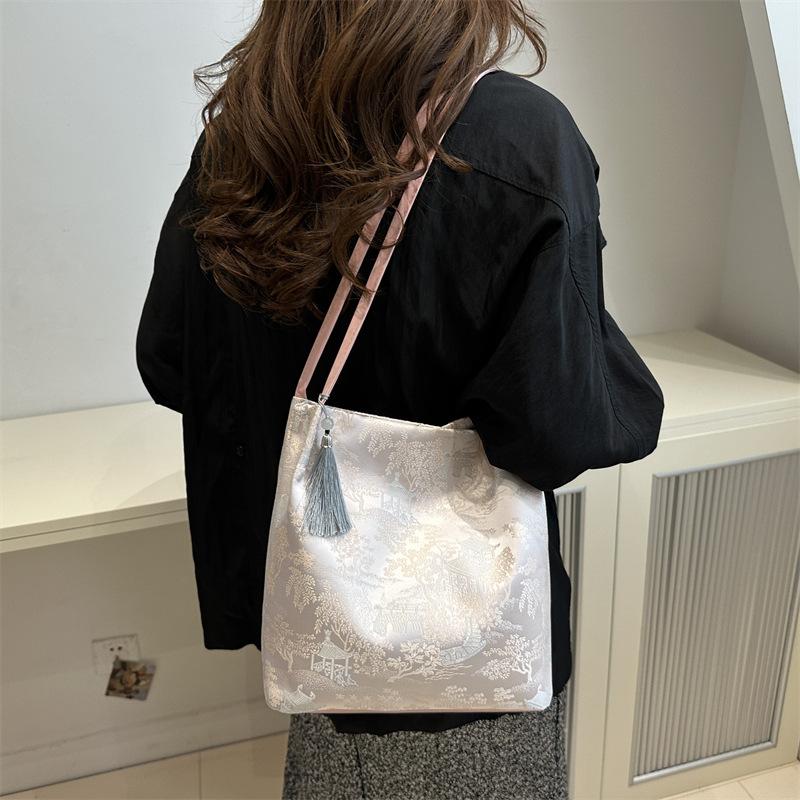 Large capacity underarm bag women 2025 new retro work embroidered shoulder bag bucket bag рожевий
Large capacity underarm bag women 2025 new retro work embroidered shoulder bag bucket bag рожевий