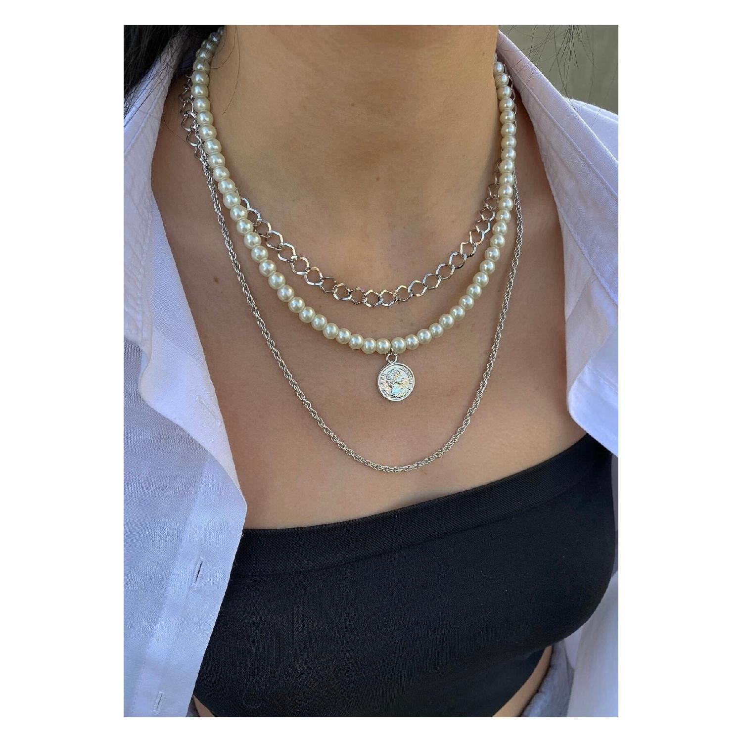 Комбинированное колье с жемчужным медальоном
Комбинированное колье с жемчужным медальоном