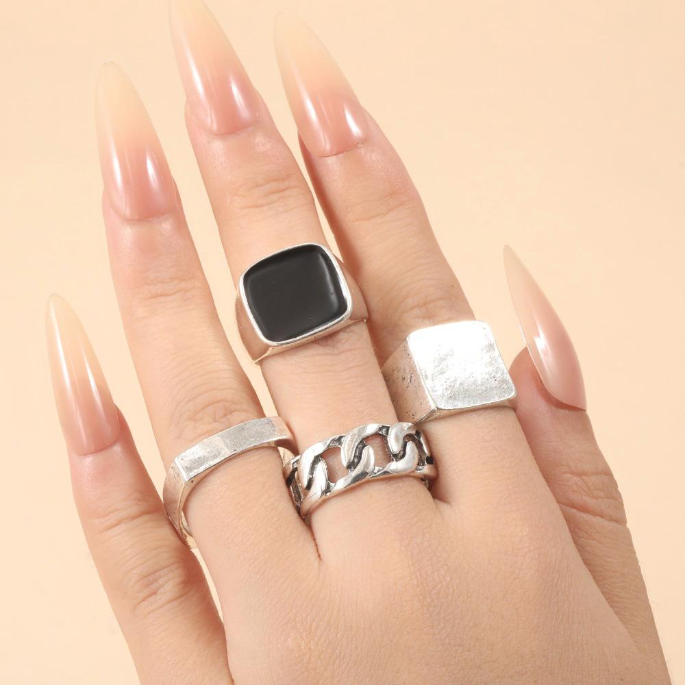 Personalized Ring, Fashionable And Simple Oil Drip Chain 4-Piece Set, Large Ring Jewelry.
Personalized Ring, Fashionable And Simple Oil Drip Chain 4-Piece Set, Large Ring Jewelry.