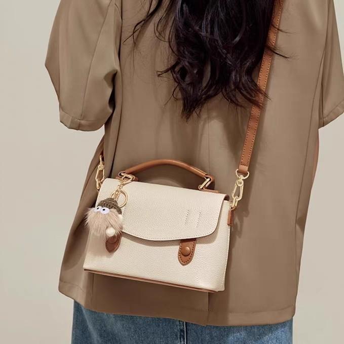 Crossbody bag women s small bag girls birthday gift Cambridge bag 2025 summer new versatile bag light luxury niche Length 21 Width 9 Height 15 абрикосовый
Crossbody bag women s small bag girls birthday gift Cambridge bag 2025 summer new versatile bag light luxury niche Length 21 Width 9 Height 15 абрикосовый