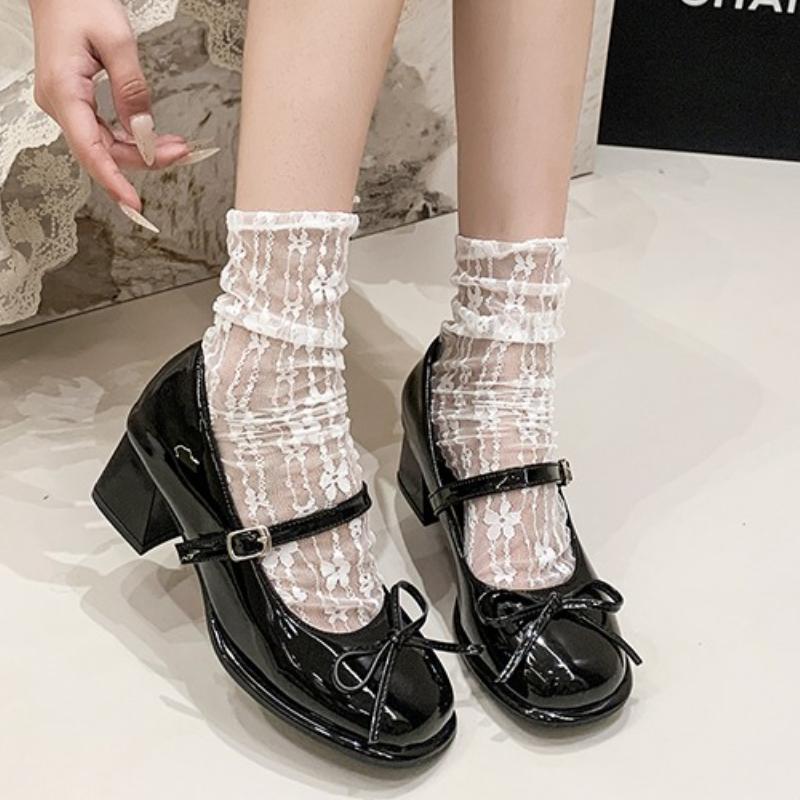 Женские туфли Мэри Джейн во французском стиле 2025 года с бантиком, на высоком каблуке, с круглым носком, из лакированной кожи, в британском стиле для весны 34 чёрный
Женские туфли Мэри Джейн во французском стиле 2025 года с бантиком, на высоком каблуке, с круглым носком, из лакированной кожи, в британском стиле для весны 34 чёрный