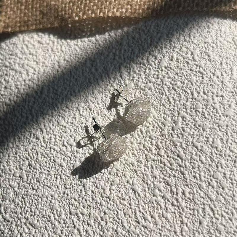 1Pair Vintage Rose Flower Earrings For Women Girls Versatile Three-Dimensional Flowers Earrings Jewelry Accessories Gifts
1Pair Vintage Rose Flower Earrings For Women Girls Versatile Three-Dimensional Flowers Earrings Jewelry Accessories Gifts