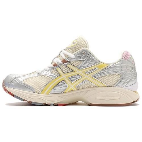 ASICS VANDYTHEPINK x atmos x Gel Nimbus 10.1 Banana Split - 1203A865-752 EU 44 жовтий
ASICS VANDYTHEPINK x atmos x Gel Nimbus 10.1 Banana Split - 1203A865-752 EU 44 жовтий