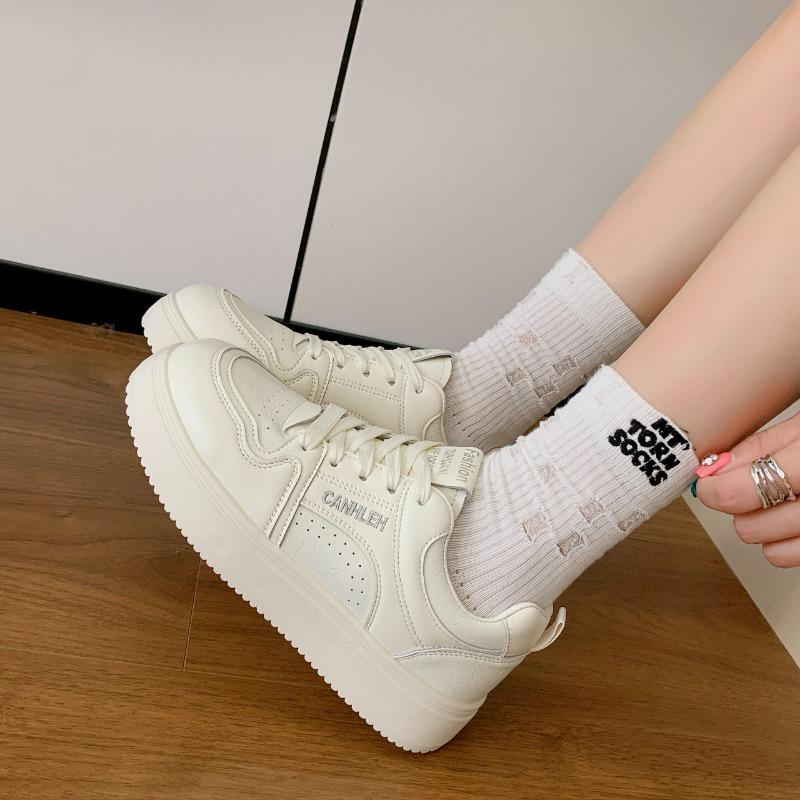 Легкая платформа белые туфли женские новые осенние универсальные дышащие повседневные женские туфли увеличивающие рост студенческие кеды 40
Легкая платформа белые туфли женские новые осенние универсальные дышащие повседневные женские туфли увеличивающие рост студенческие кеды 40