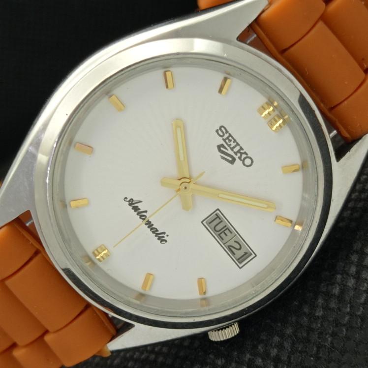 USED VINTAGE SEIKO 5 AUTOMATIC 7009A JAPAN MENS D/D WHITE WATCH 608b-a315274-2 SKU608b-a315274
USED VINTAGE SEIKO 5 AUTOMATIC 7009A JAPAN MENS D/D WHITE WATCH 608b-a315274-2 SKU608b-a315274