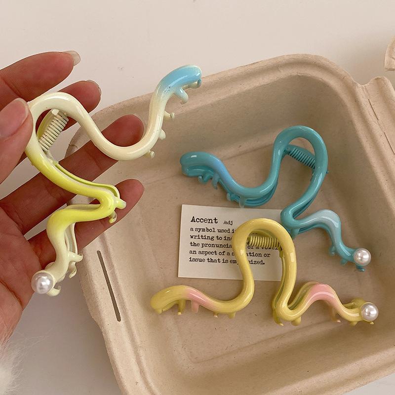 Gradient Wave Hair Claw Hair Clips For Women Sweet Hairpin Large Pearl Shark Clip Hair Accessories Korean Girls Headdress 
Gradient Wave Hair Claw Hair Clips For Women Sweet Hairpin Large Pearl Shark Clip Hair Accessories Korean Girls Headdress